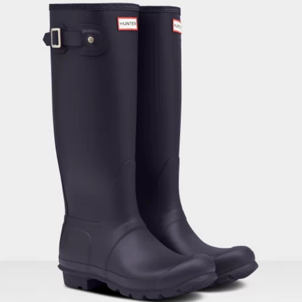 NWT AND BOX women's blue matte tall Hunter boots